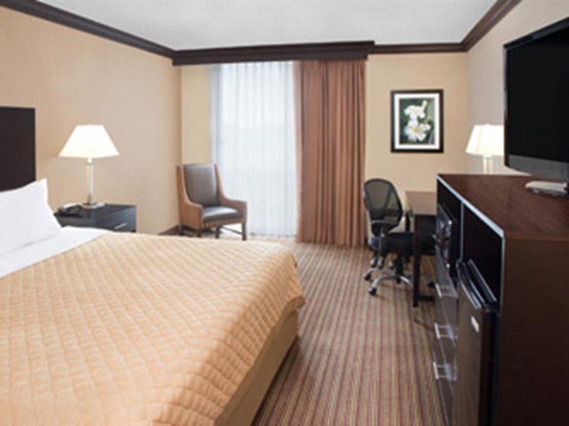 Hotel Wyndham Garden Schaumburg Chicago Northwest Esterno foto