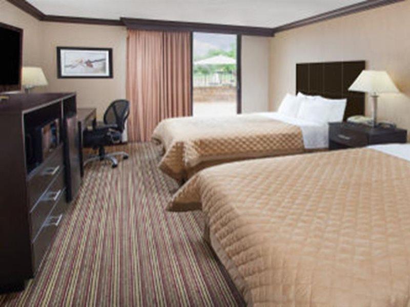Hotel Wyndham Garden Schaumburg Chicago Northwest Esterno foto